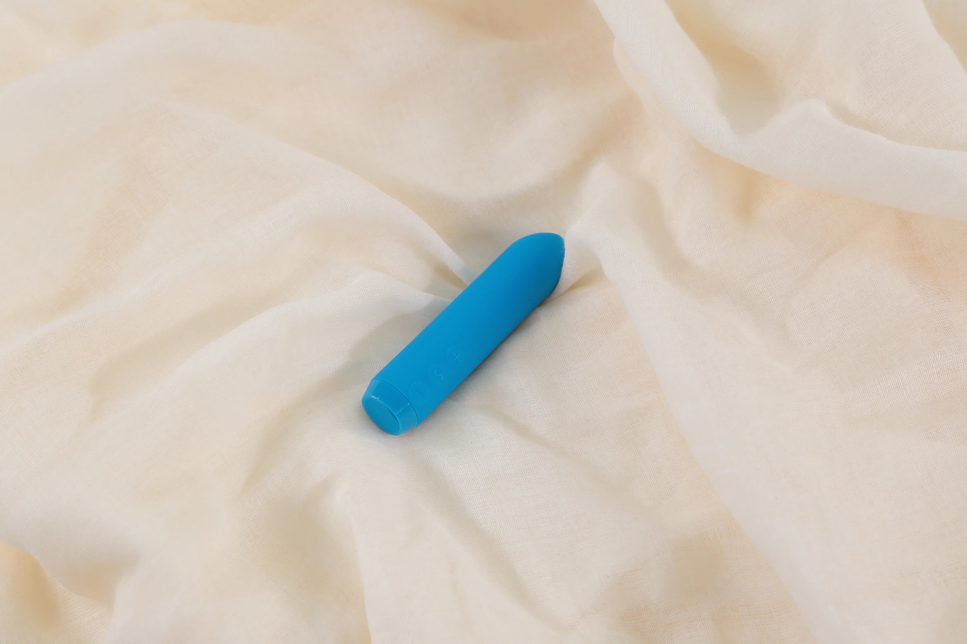 Je Joue Classic Bullet Vibrator Rechargeable Silicone with Finger Sleeve Teal thumbnail 8