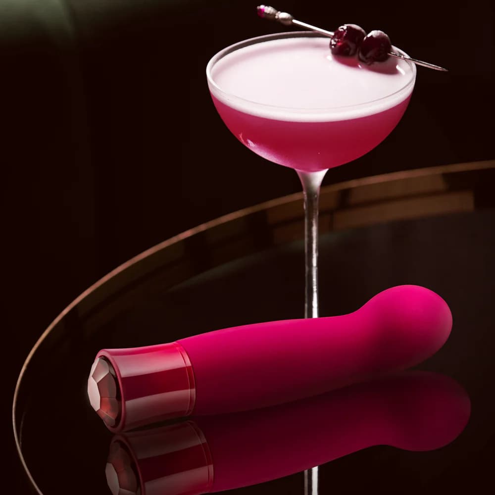 Oh My Gem Classy Rechargeable Warming Silicone G-Spot Vibrator Garnet thumbnail 7