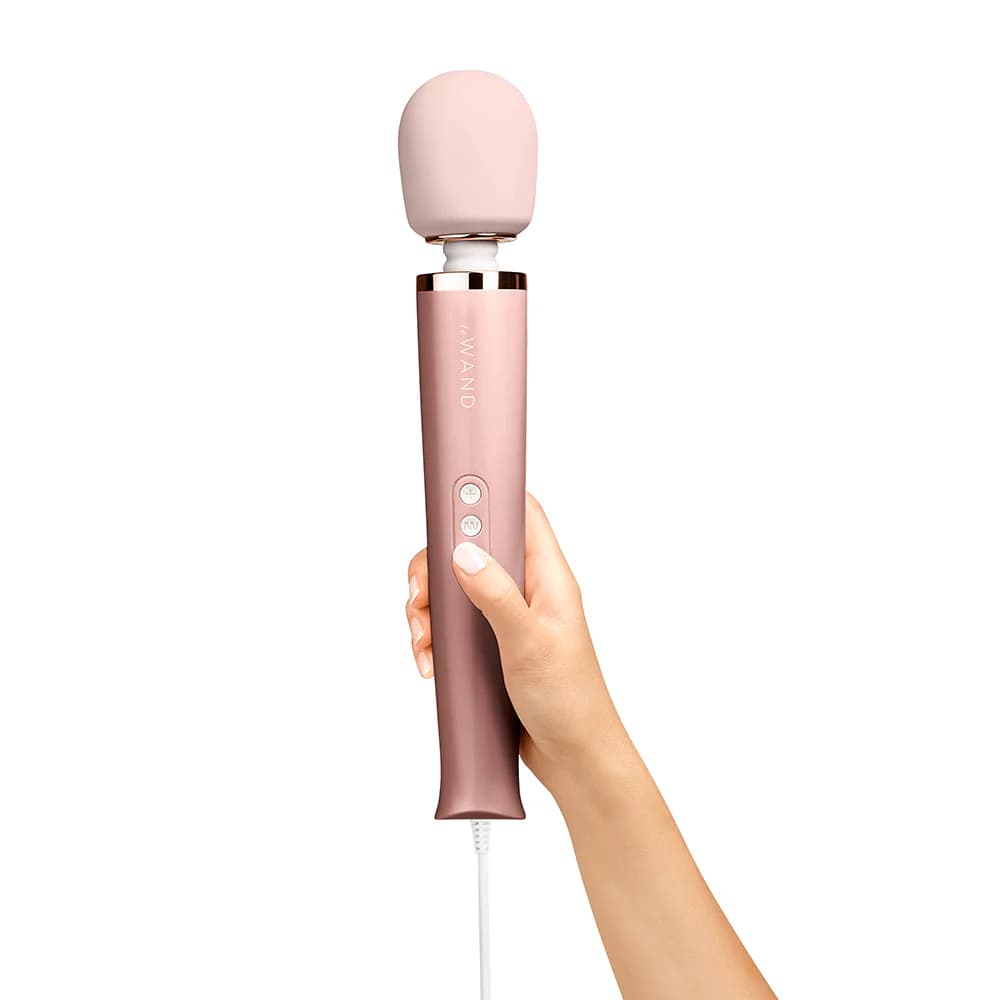 Le Wand Plug-In Vibrating Massager Rose Gold thumbnail 4