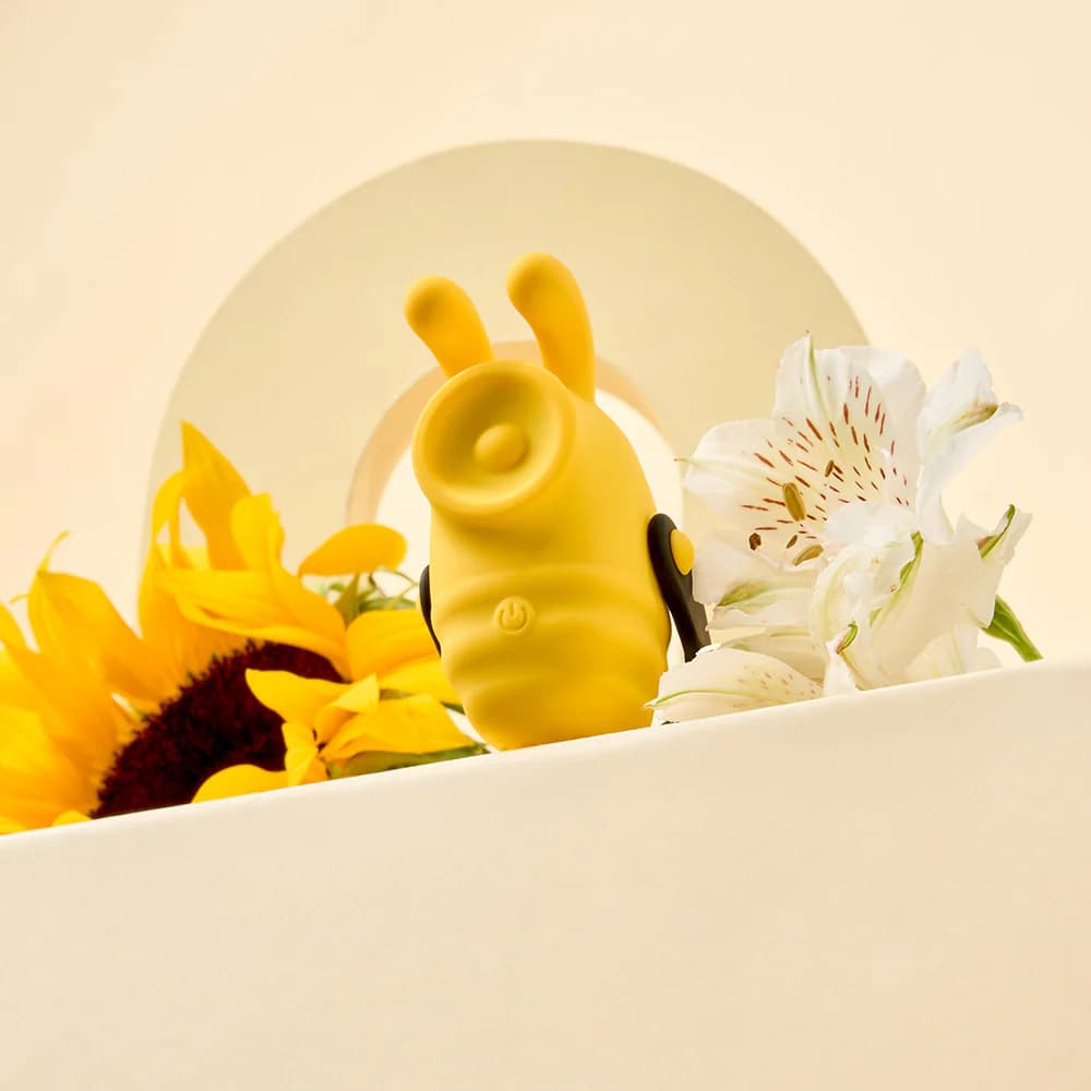 Camtoyz Lolly Bumble Bee Clitoral Thumper Vibrator thumbnail 4